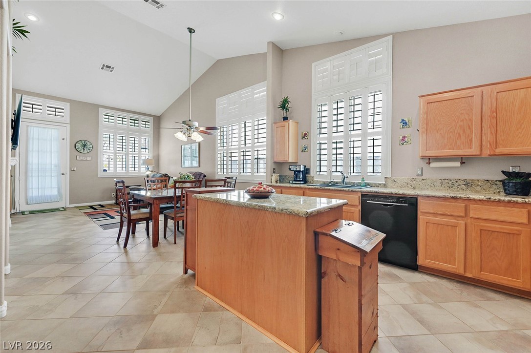 Photo 13 of 35, 5413 Goldbrush Street
