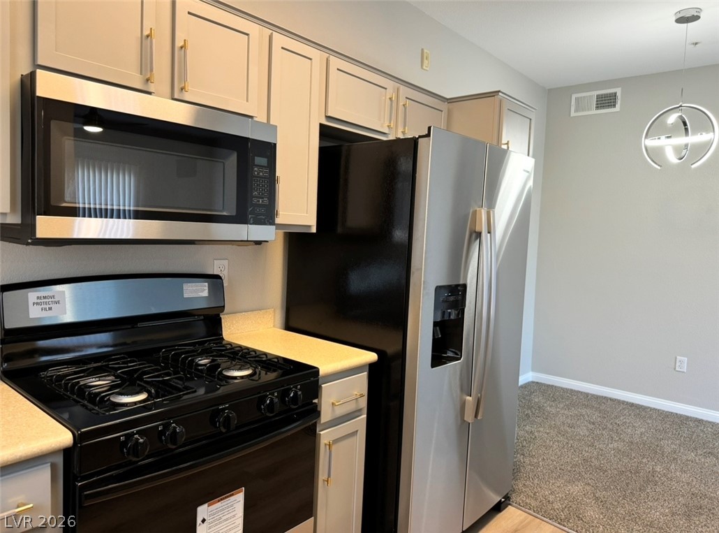 Photo 8 of 13, 2291 W Horizon Ridge Parkway #5228