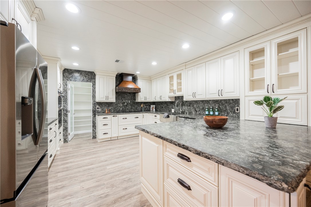 Photo 9 of 42, 6480 Bristlecone Circle
