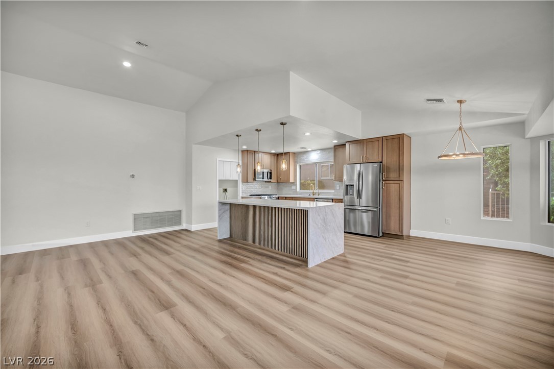 Photo 25 of 42, 9912 Rosamond Drive