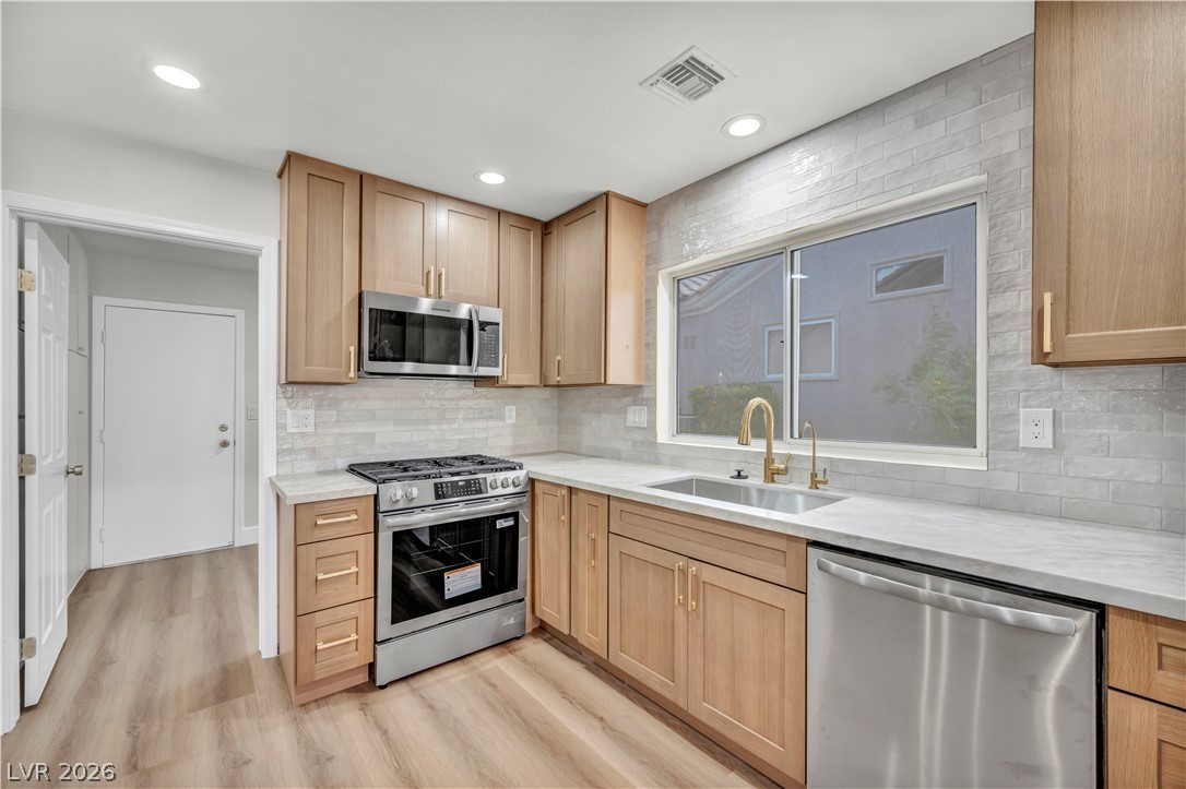 Photo 5 of 9912 Rosamond Drive