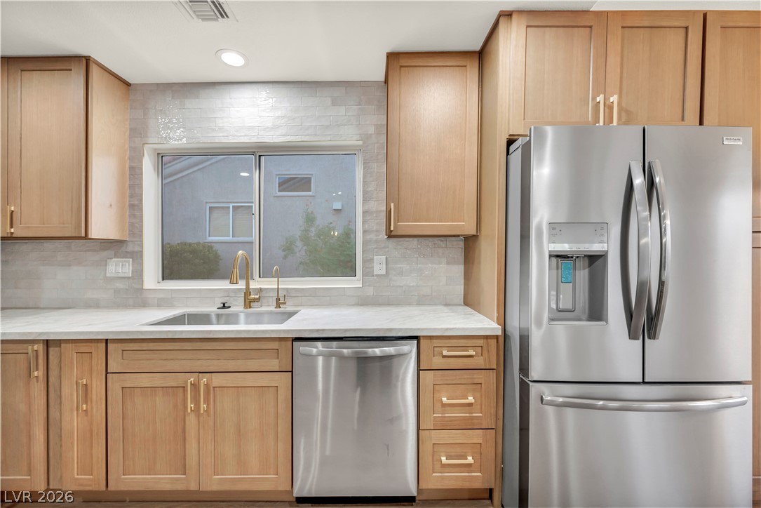 Photo 7 of 42, 9912 Rosamond Drive