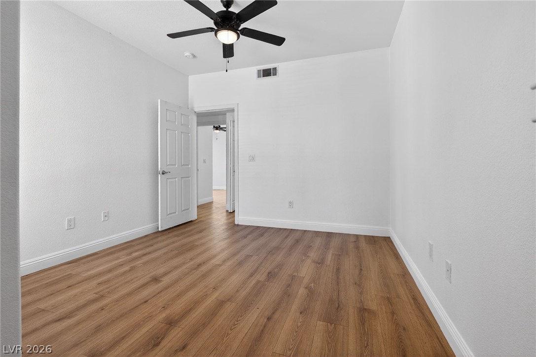 Photo 32 of 39, 4400 S Jones Boulevard #1012