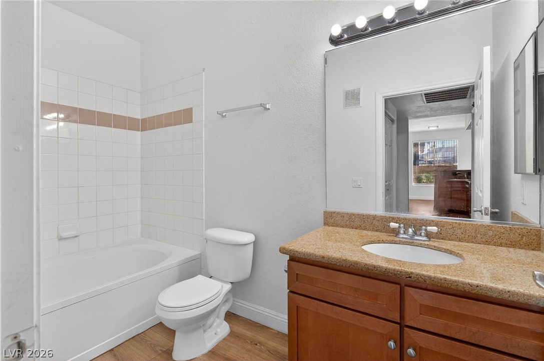 Photo 36 of 39, 4400 S Jones Boulevard #1012