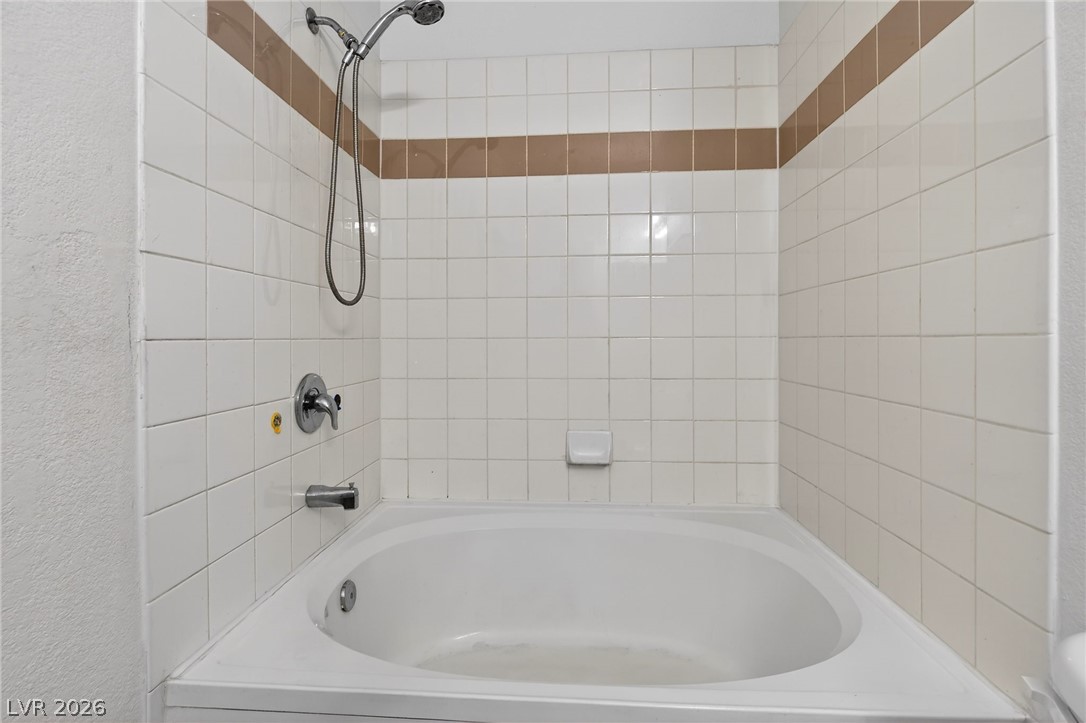 Photo 38 of 39, 4400 S Jones Boulevard #1012