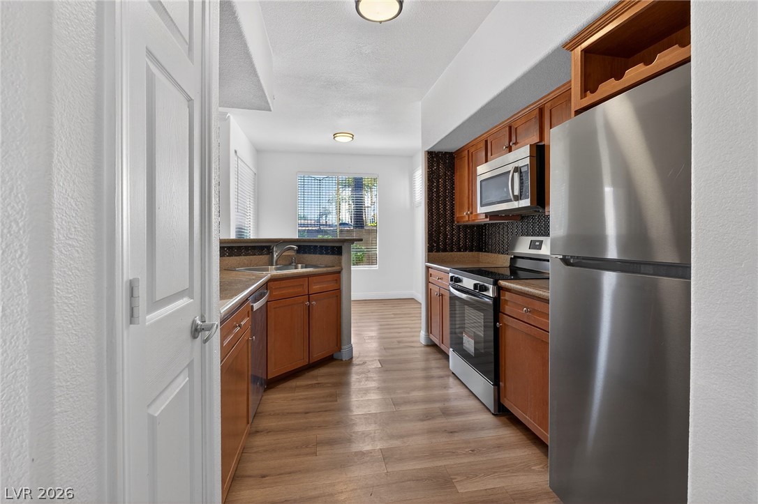 Photo 14 of 39, 4400 S Jones Boulevard #1012