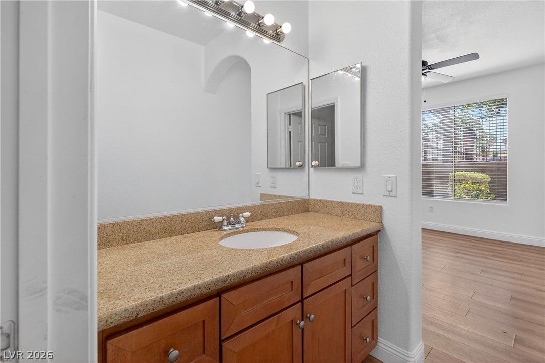 Photo 19 of 39, 4400 S Jones Boulevard #1012