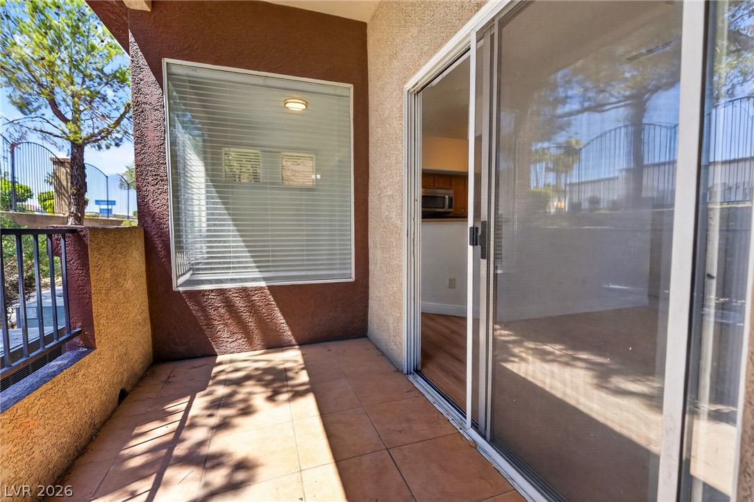 Photo 9 of 39, 4400 S Jones Boulevard #1012