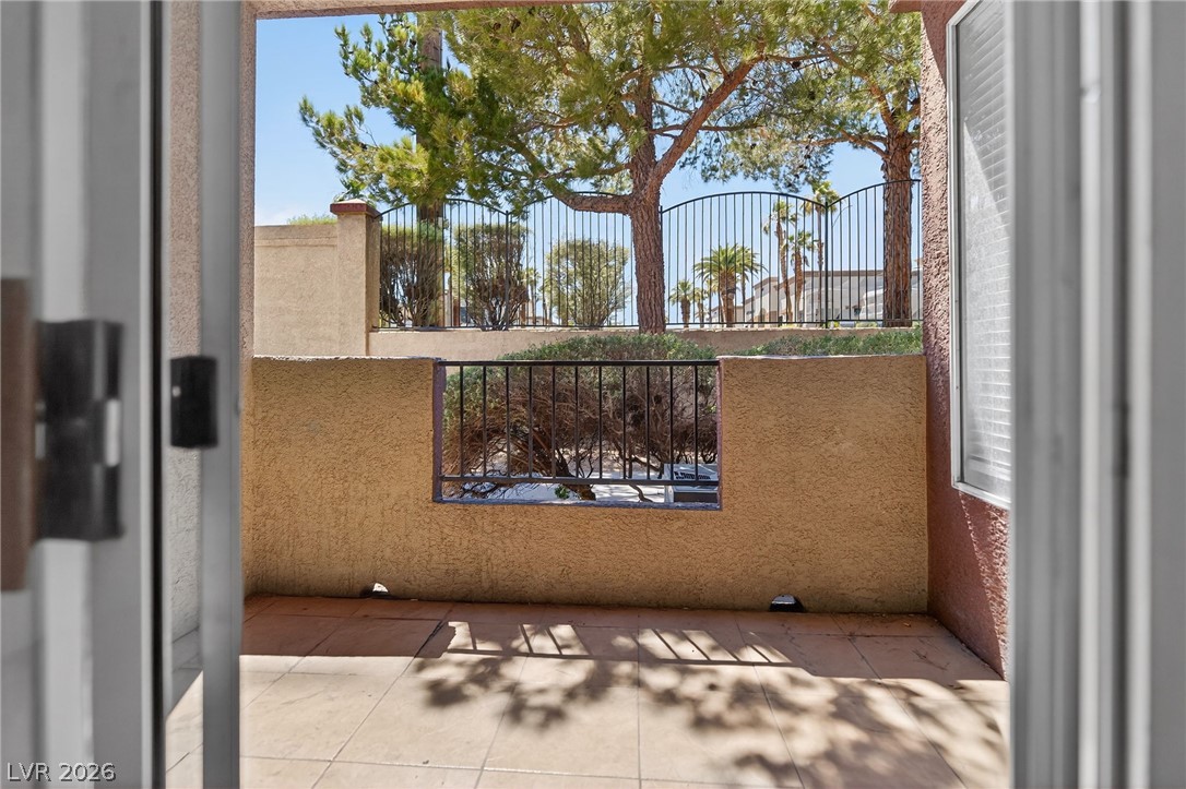 Photo 10 of 39, 4400 S Jones Boulevard #1012