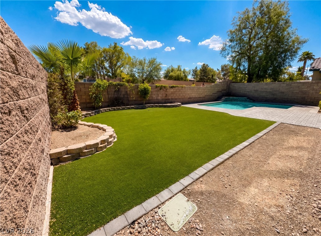 Photo 7 of 28, 1415 Minuet Street