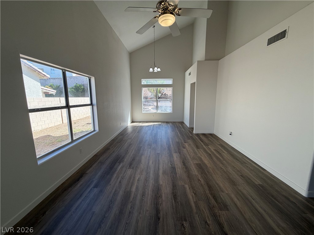 Photo 8 of 39, 1917 Altivo Drive