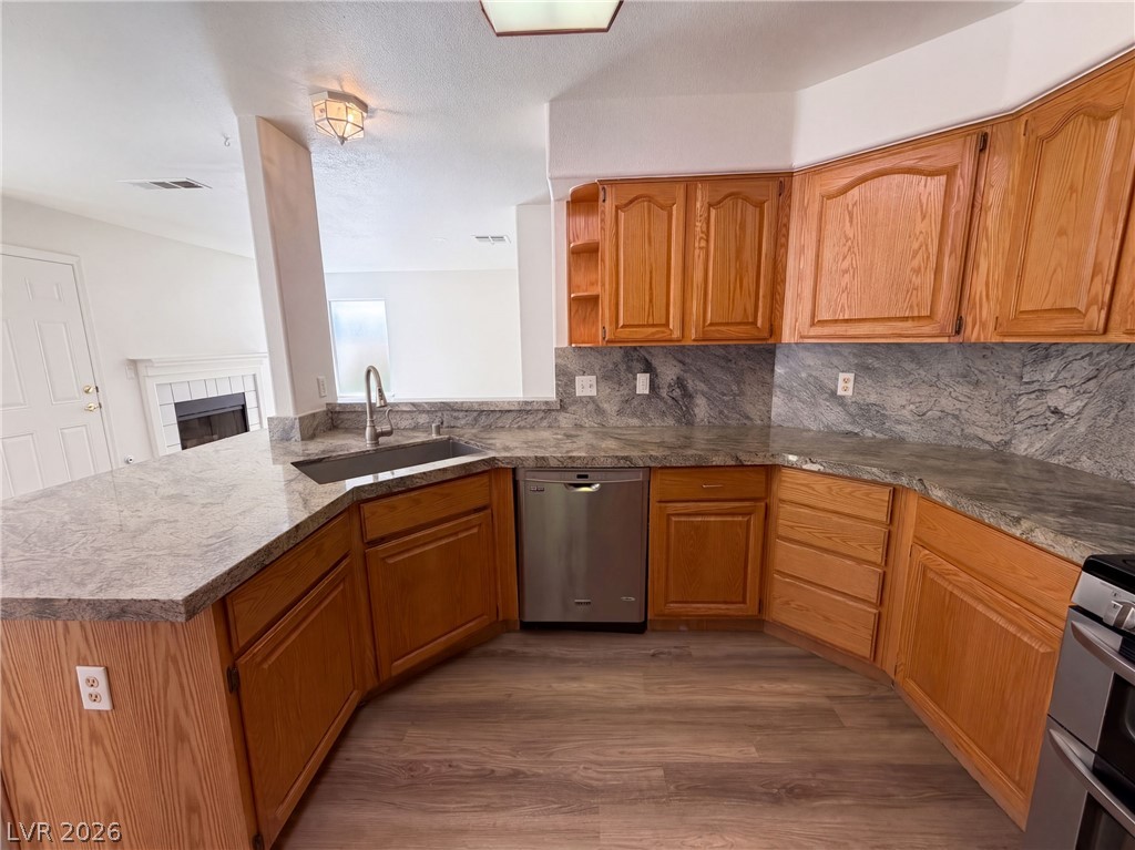 Photo 14 of 39, 1917 Altivo Drive