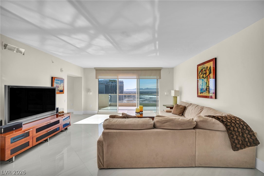 Photo 6 of 25, 2777 Paradise Road #2304