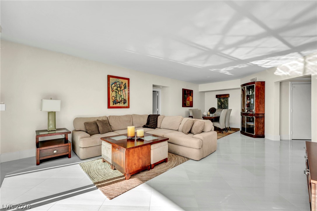 Photo 8 of 25, 2777 Paradise Road #2304