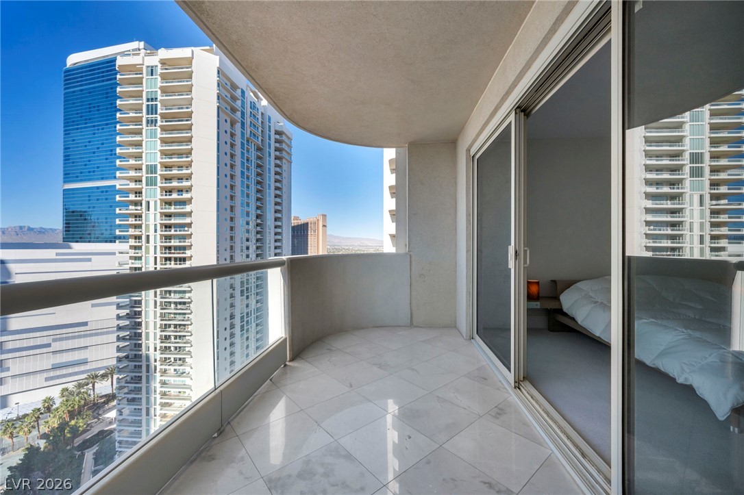 Photo 16 of 25, 2777 Paradise Road #2304