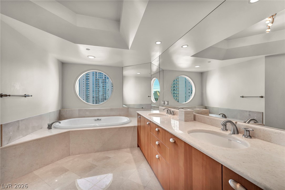 Photo 11 of 25, 2777 Paradise Road #2304
