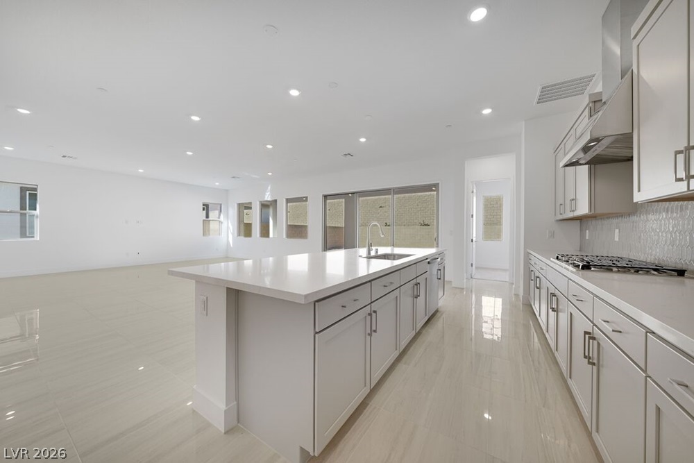Photo 5 of 370 Tigullio Avenue