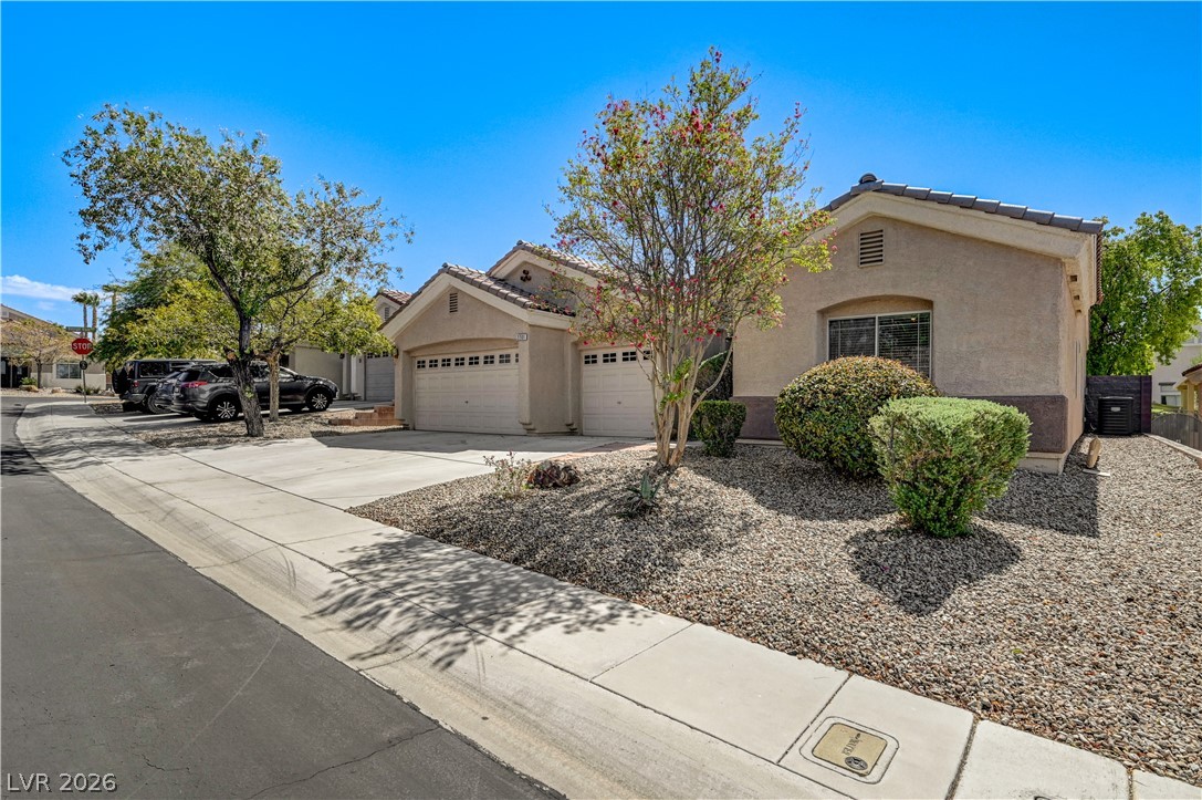 Photo 4 of 2201 Double Tree Avenue