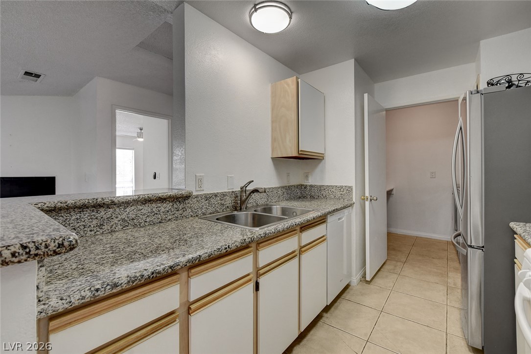 Photo 6 of 38, 2200 S Fort Apache Road #2234