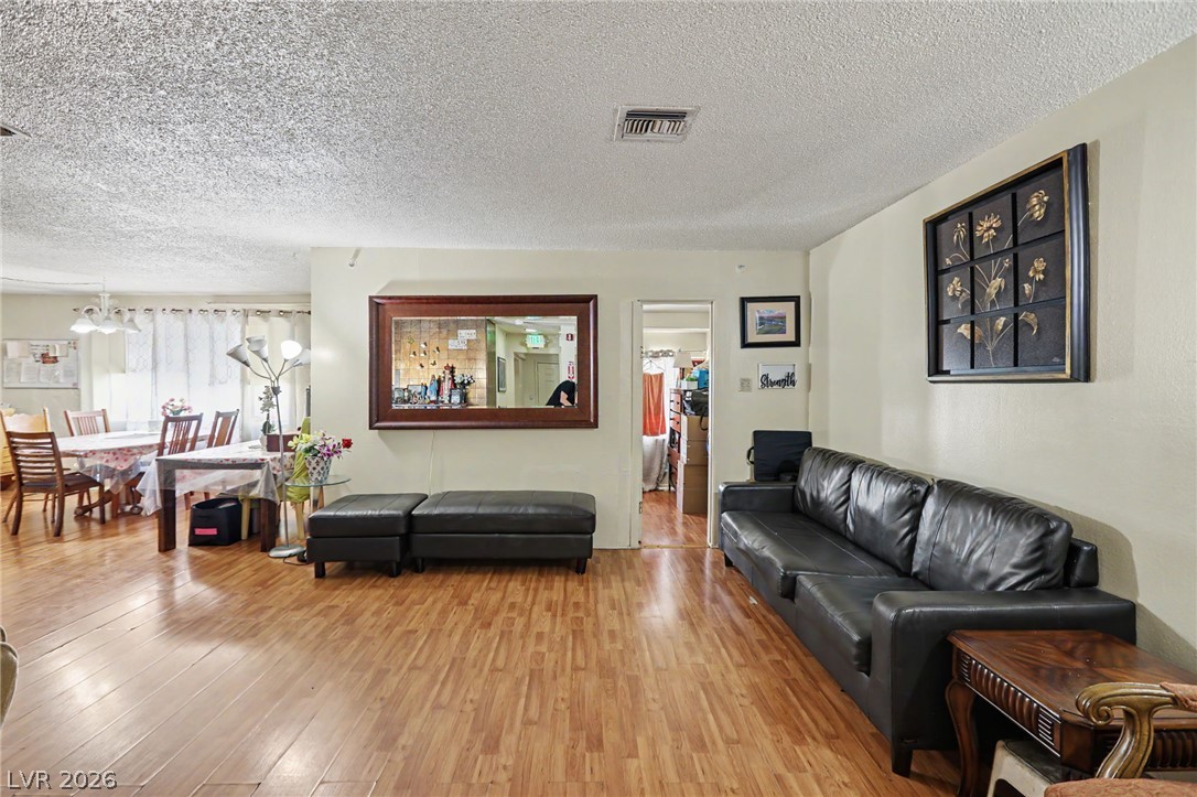Photo 6 of 29, 1905 S 17th Street
