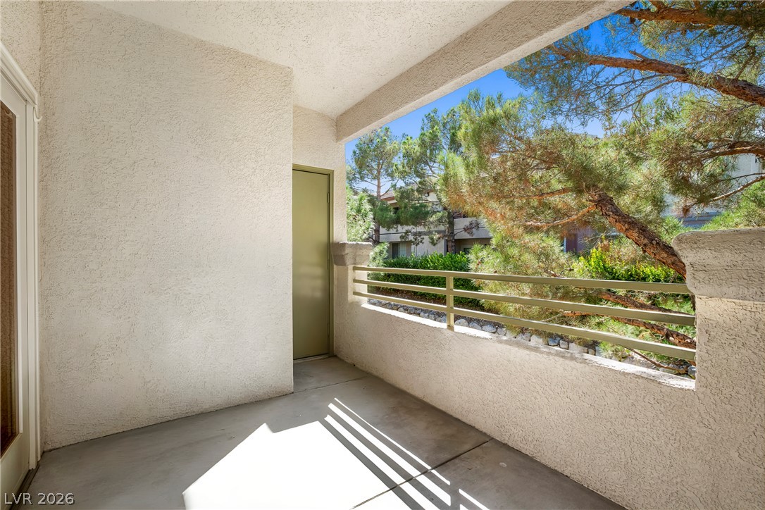 Photo 6 of 41, 10217 King Henry Avenue #202