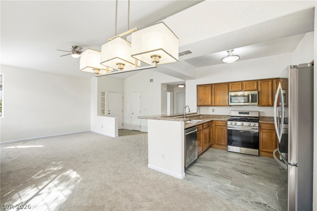 Photo 7 of 41, 10217 King Henry Avenue #202