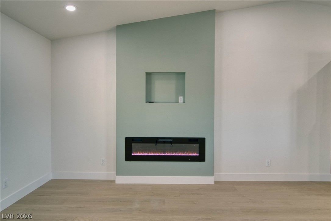 Photo 4 of 2520 S Yakima Avenue