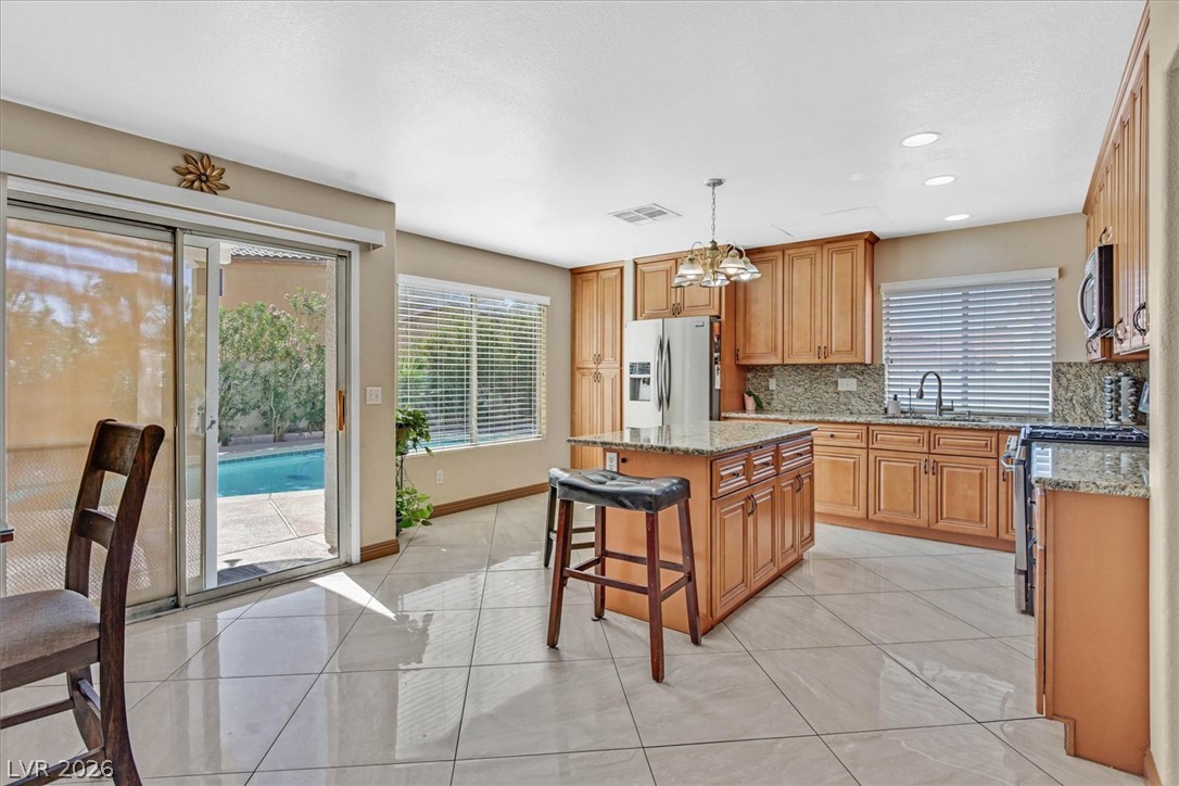 Photo 6 of 33, 1715 Green Apple Way
