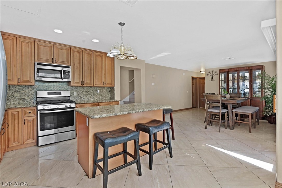 Photo 7 of 33, 1715 Green Apple Way