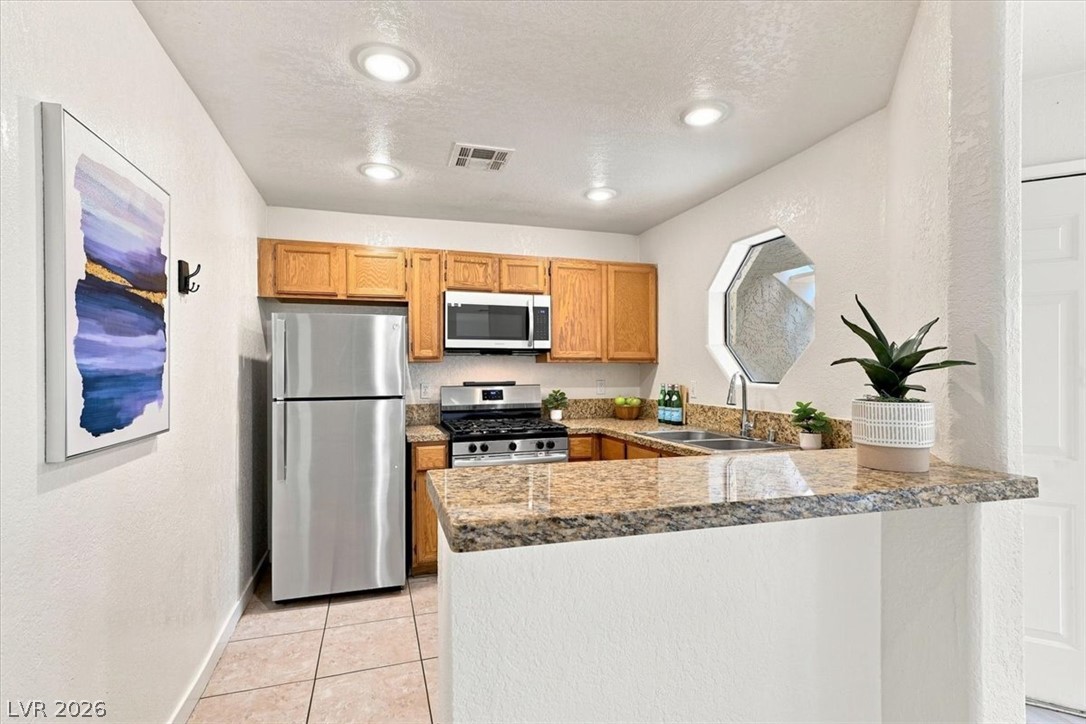 Photo 10 of 33, 5042 S Rainbow Boulevard #101
