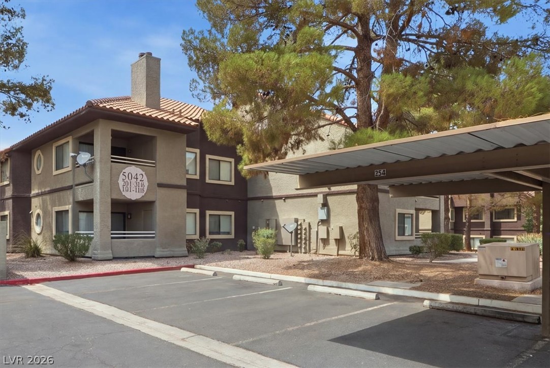Photo 4 of 5042 S Rainbow Boulevard #101