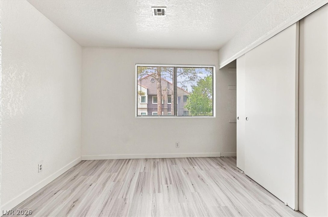 Photo 22 of 33, 5042 S Rainbow Boulevard #101