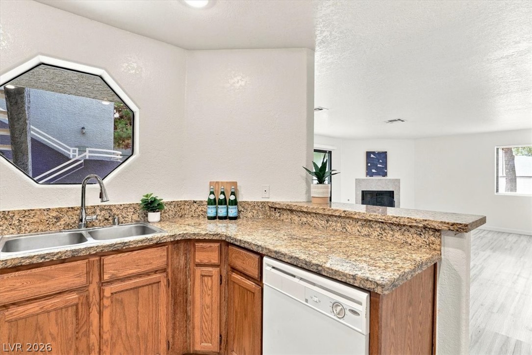 Photo 12 of 33, 5042 S Rainbow Boulevard #101