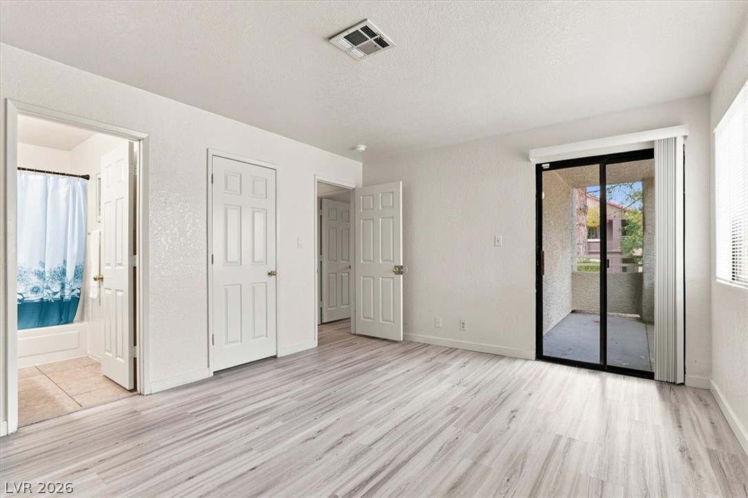 Photo 16 of 33, 5042 S Rainbow Boulevard #101