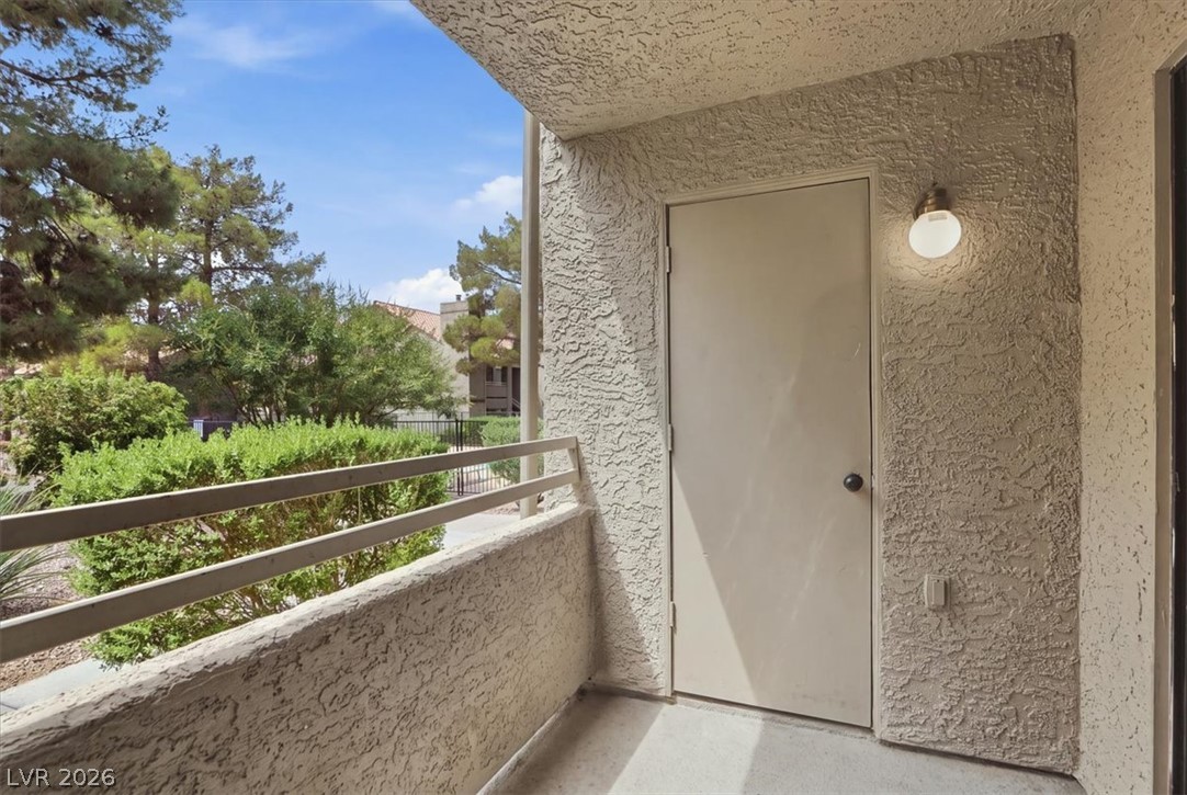 Photo 18 of 33, 5042 S Rainbow Boulevard #101