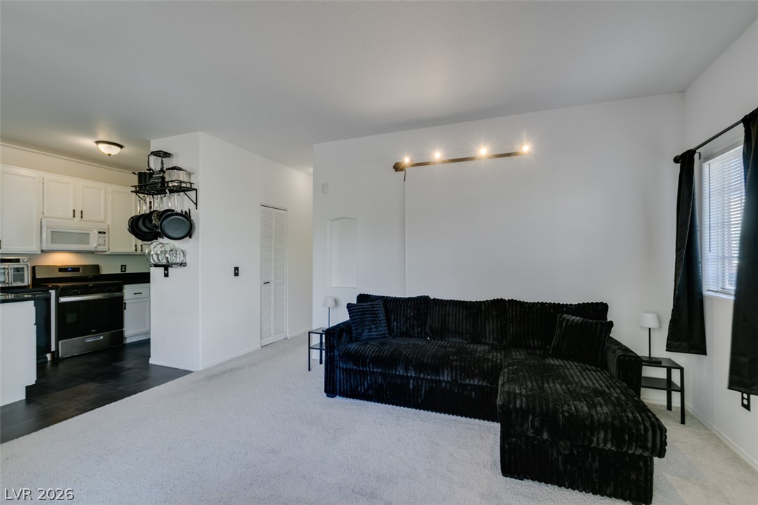 Photo 10 of 40, 4730 E Craig Road #1166