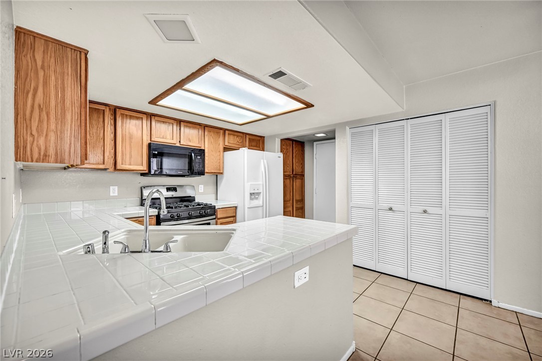 Photo 15 of 40, 1517 Bellglen Drive
