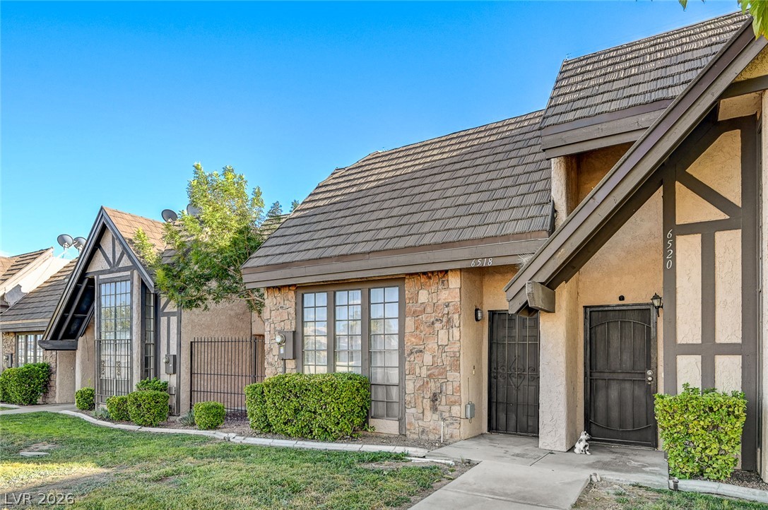 Photo 2 of 6518 Ironbark Lane