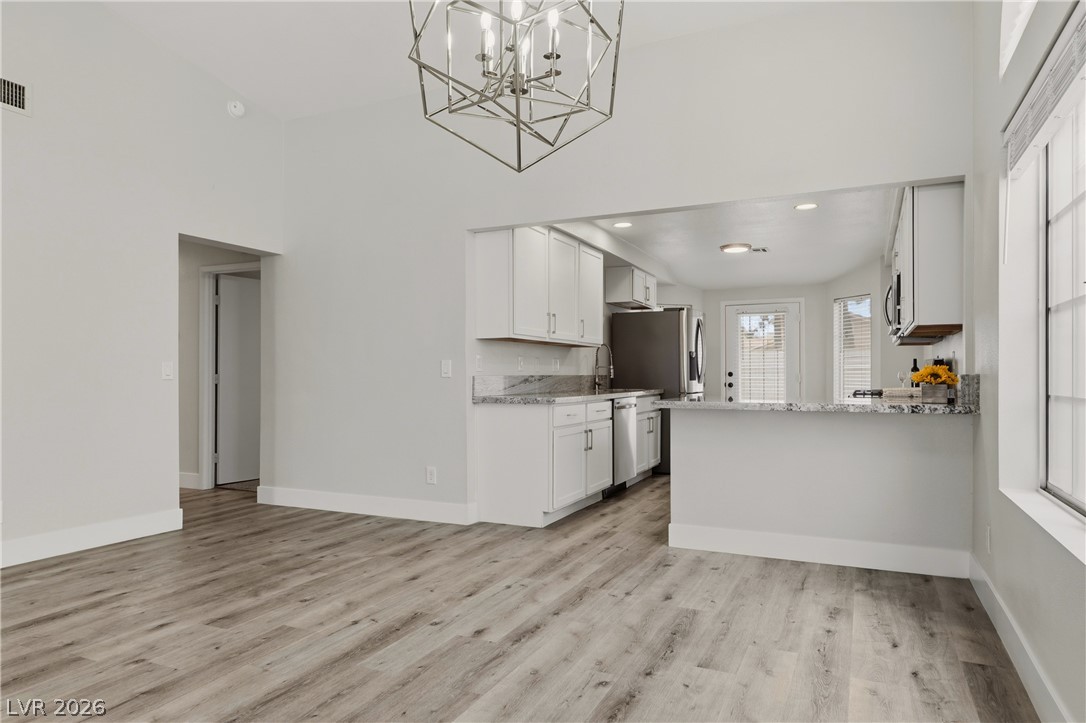 Photo 8 of 32, 903 Derringer Lane