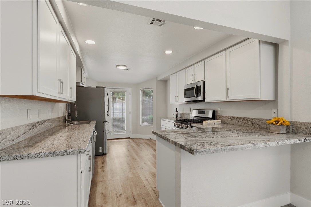 Photo 10 of 32, 903 Derringer Lane