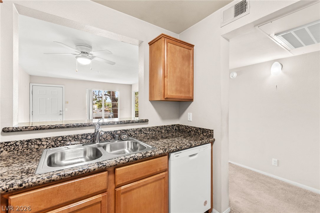 Photo 14 of 29, 7720 Secret Shore Drive #202
