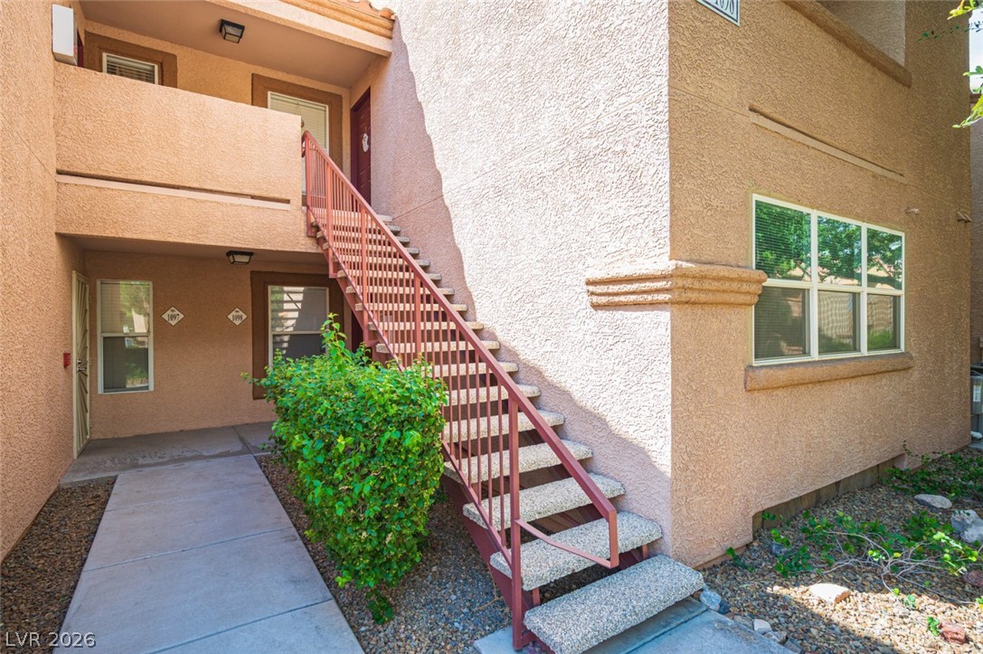 Photo 3 of 1150 N Buffalo Drive #1098