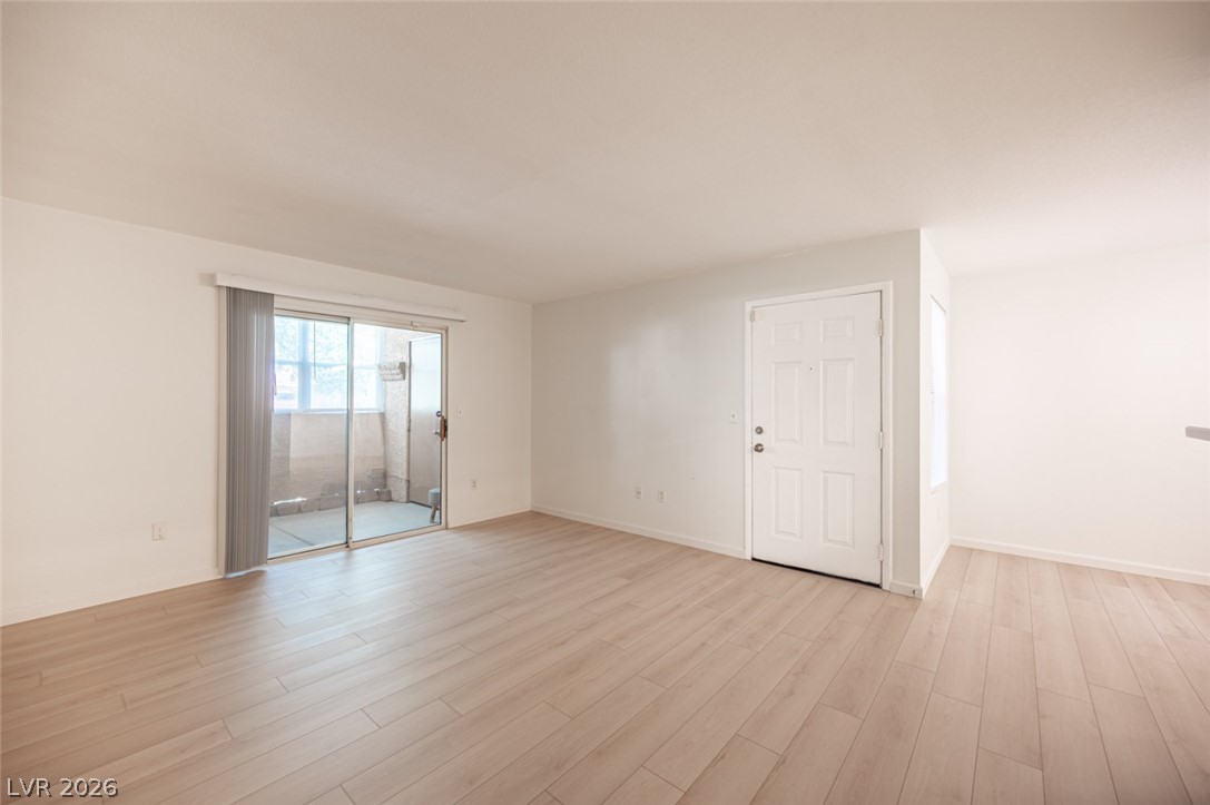 Photo 9 of 46, 1150 N Buffalo Drive #1098
