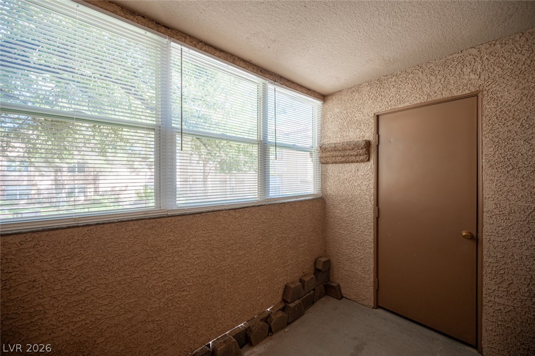 Photo 39 of 46, 1150 N Buffalo Drive #1098