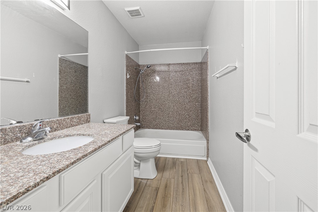 Photo 9 of 17, 5061 River Glen Drive #80