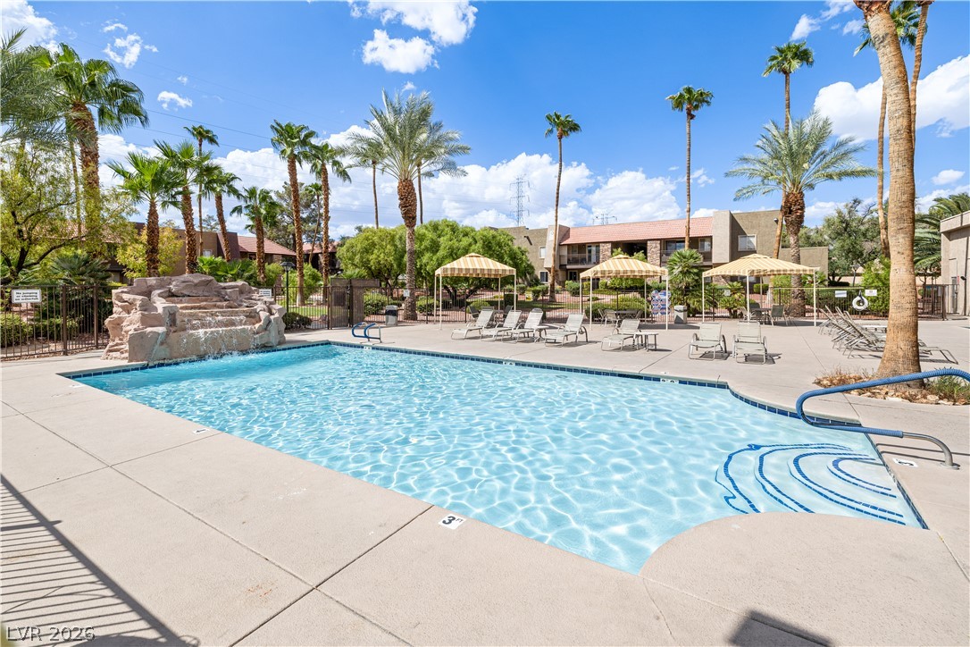 Photo 11 of 17, 5061 River Glen Drive #80