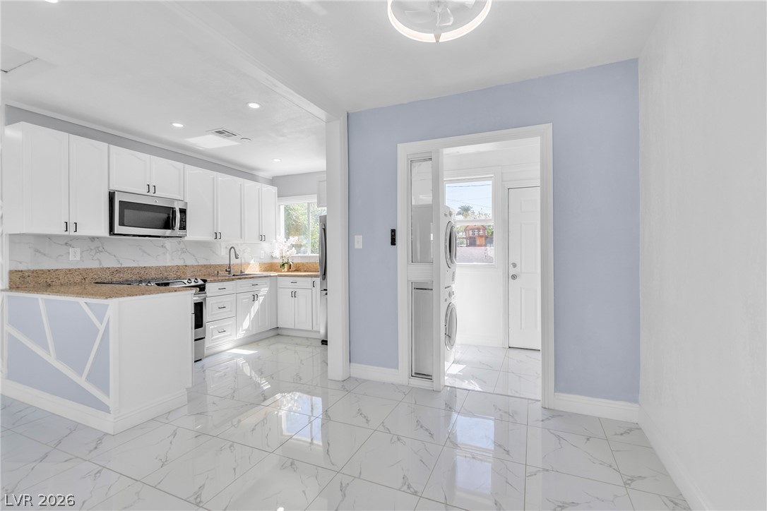 Photo 4 of 1604 Lewis Avenue