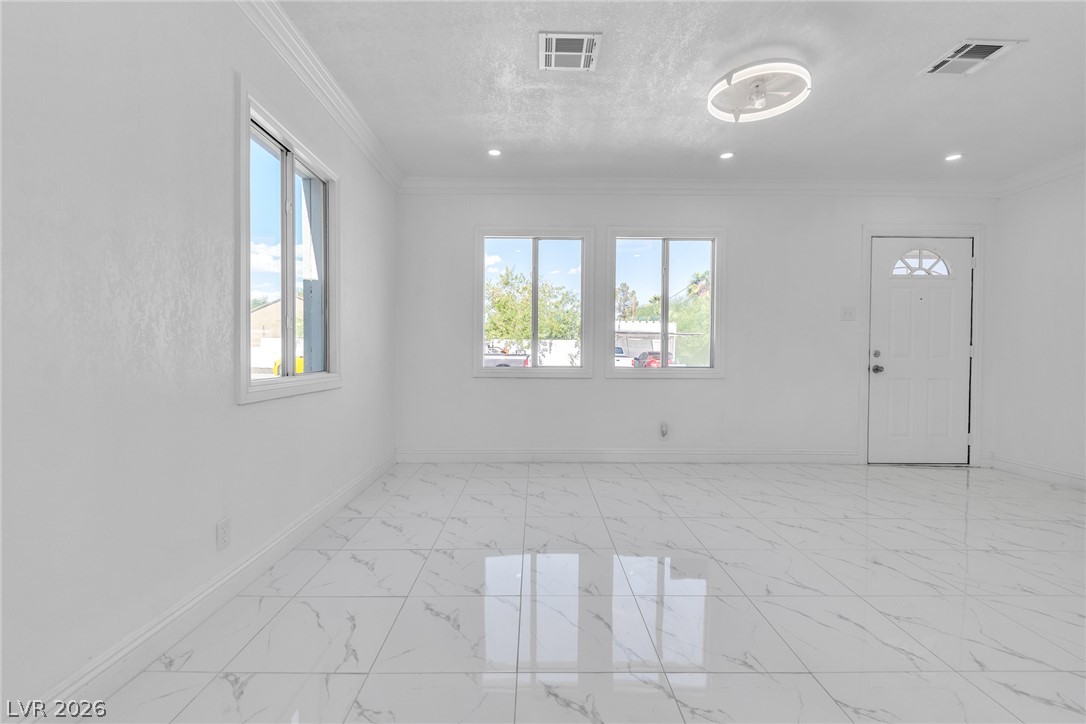 Photo 5 of 1604 Lewis Avenue