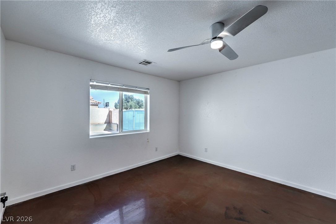 Photo 18 of 63, 3195 Heyer Street