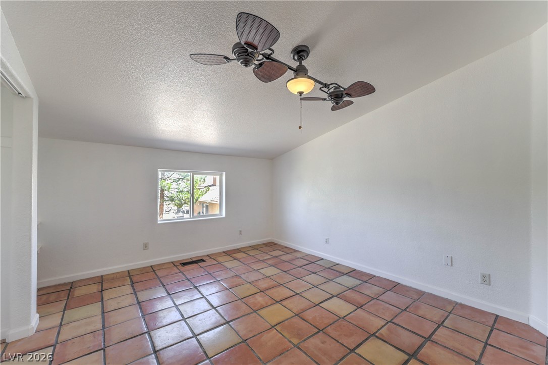 Photo 43 of 63, 3195 Heyer Street